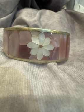 Alpaca, Mexico , silver Pink Mother-of-Pearl Flower Inlay Cuff Bracelet